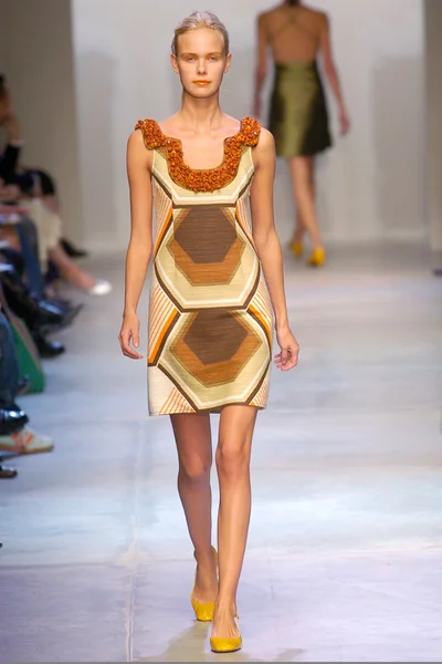 Look 25
